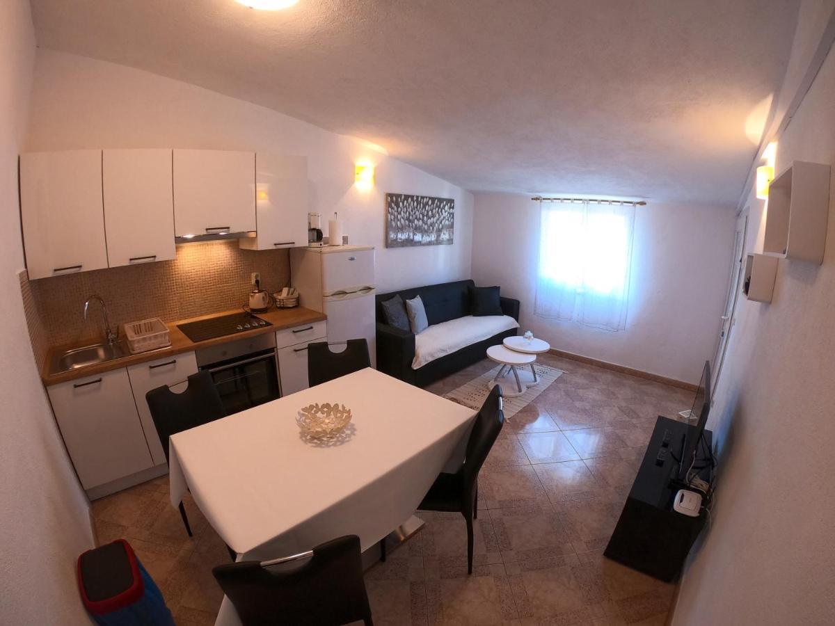 Ivka Apartment *
