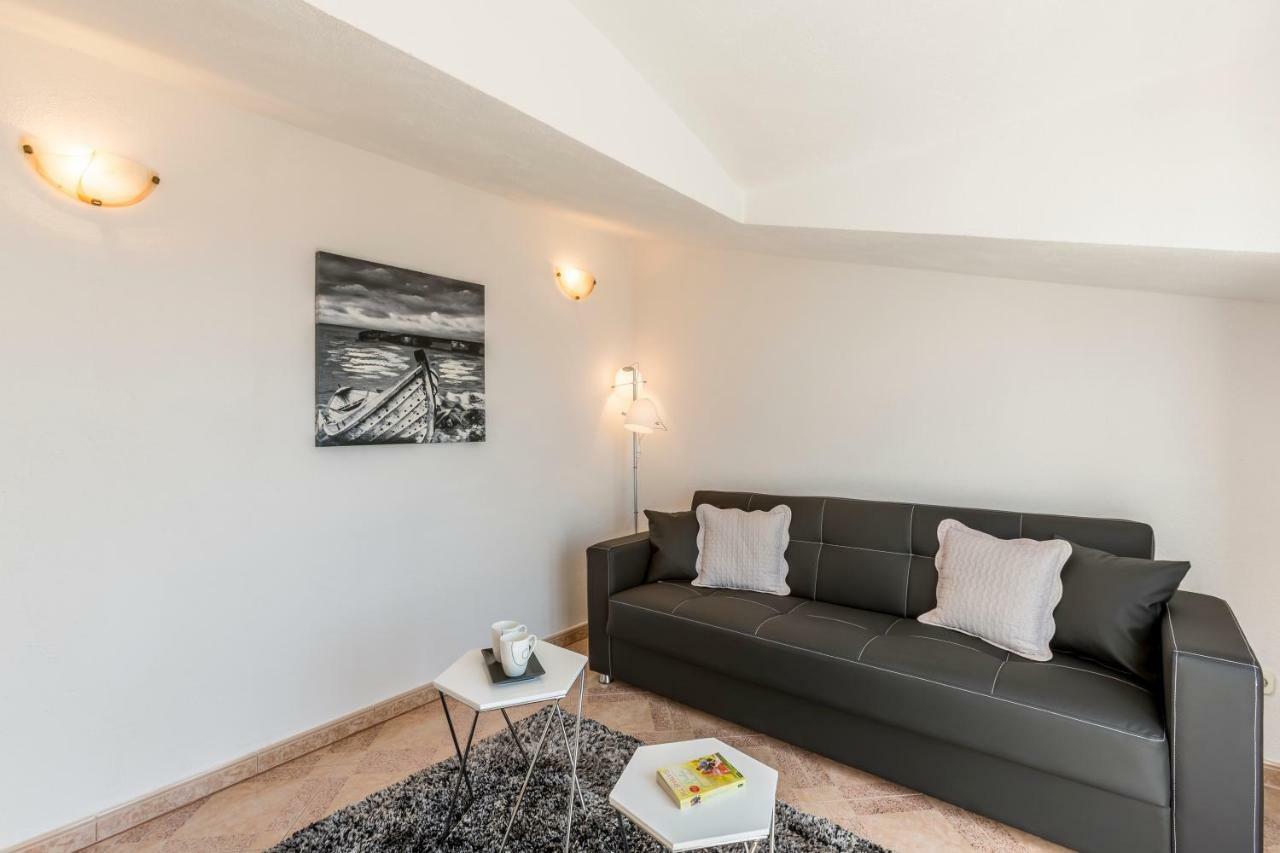 Ivka Apartment *